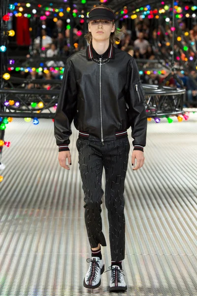 Look 46